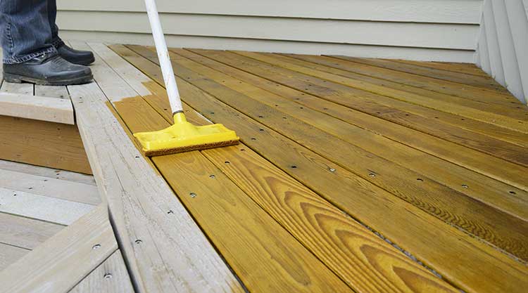 Paint vs. wood stain: which is right for you?